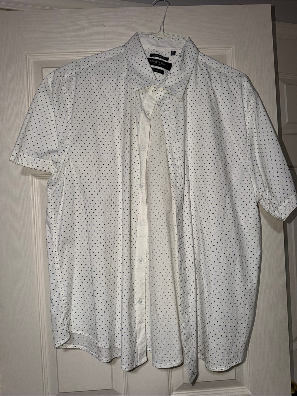 Kenneth Cole White Short-Sleeve Button-Up Shirt with Small Navy Microdots